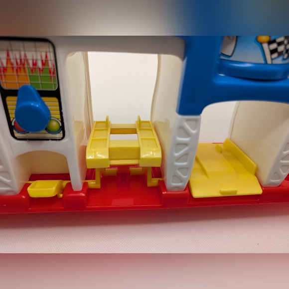 Vintage Shelcore Racing World Playset - Picture 9 of 11